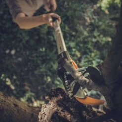 Fiskars Snoeigiraffe Telescopisch UPX82 165-350 Cm 9 Fiskars Snoeigiraffe Telescopisch UPX82 165-350 Cm -Tuinonderhoud 1023625 powergear x tree pruner upx82 ls2 productimage