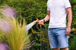 Hozelock Broes Multi Spray Gun 9 Hozelock Broes Multi Spray Gun -Tuinonderhoud 2669 Lifestyle with 2185