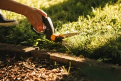 Voorkant -Tuinonderhoud Fiskars Garden Action ServoSystem Grass shear GS42 1000589 2
