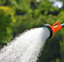 Gardena Broes Met Verlengstuk 60 Cm 8 Gardena Broes Met Verlengstuk 60 Cm -Tuinonderhoud Gardena broes met verlengstuk 3 1