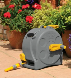 Hozelock Compact Slanghaspel Incl. 25 M Slang En Startset 9 Hozelock Compact Slanghaspel Incl. 25 M Slang En Startset -Tuinonderhoud Hozelock compacte haspel incl 25 mtr slang 4 1