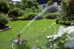 Gardena Turbinesproeier Comfort Met Slede -Tuinonderhoud gardena turbinesproeier slede2